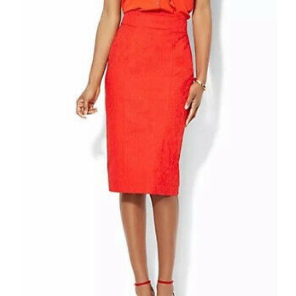 Red textured pencil skirt